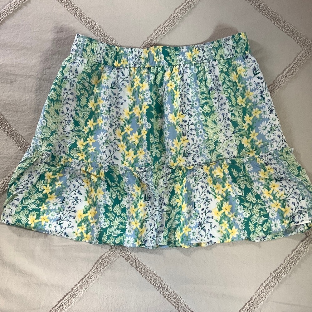 Floral mini skirt loft size xl